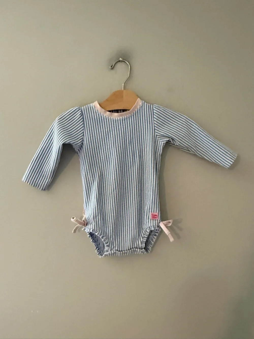 $16‎ ADD ON RuffleButts girls Sun Protection Long Sleeve Swimsuit rashguard zara